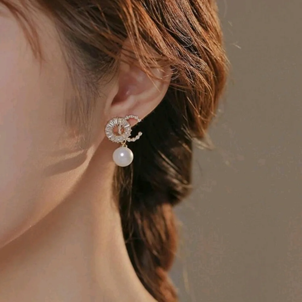 Elegant Gold and Pearl Earrings - Picture 5 of 5